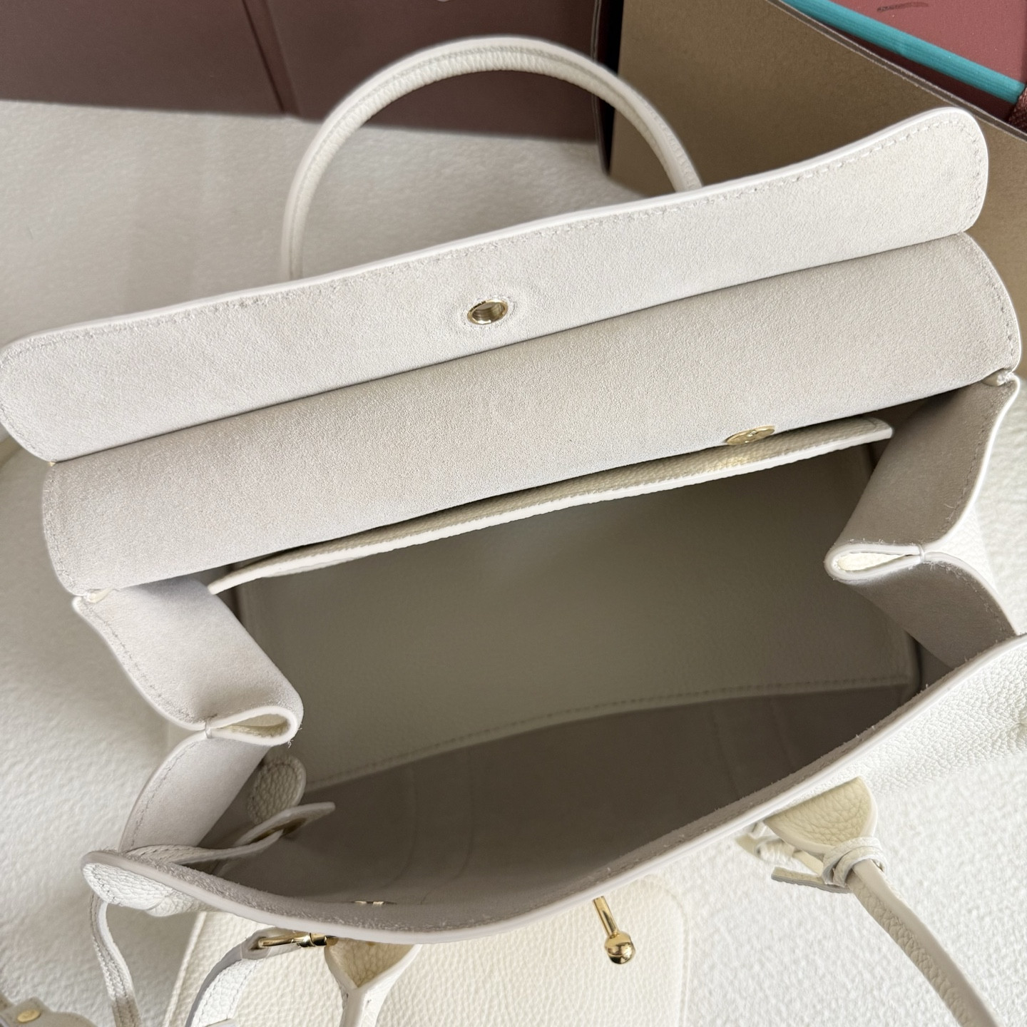 L**o p*ana loom l25 calfskin 25x18x12.5cm