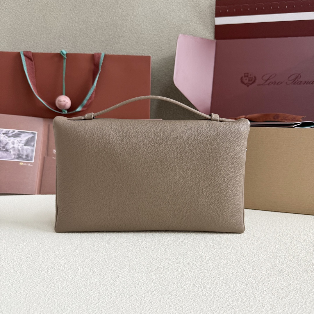 L**o p*ana extra pouch l29 29x18x5cm