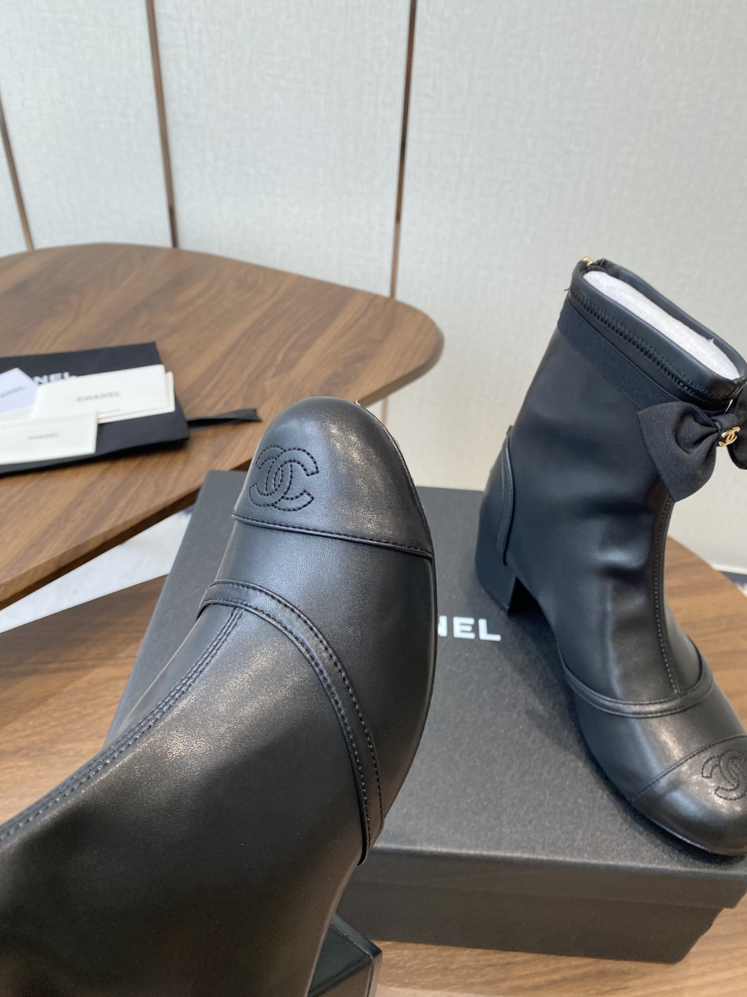 ua Ch*el short boots 5cm heel