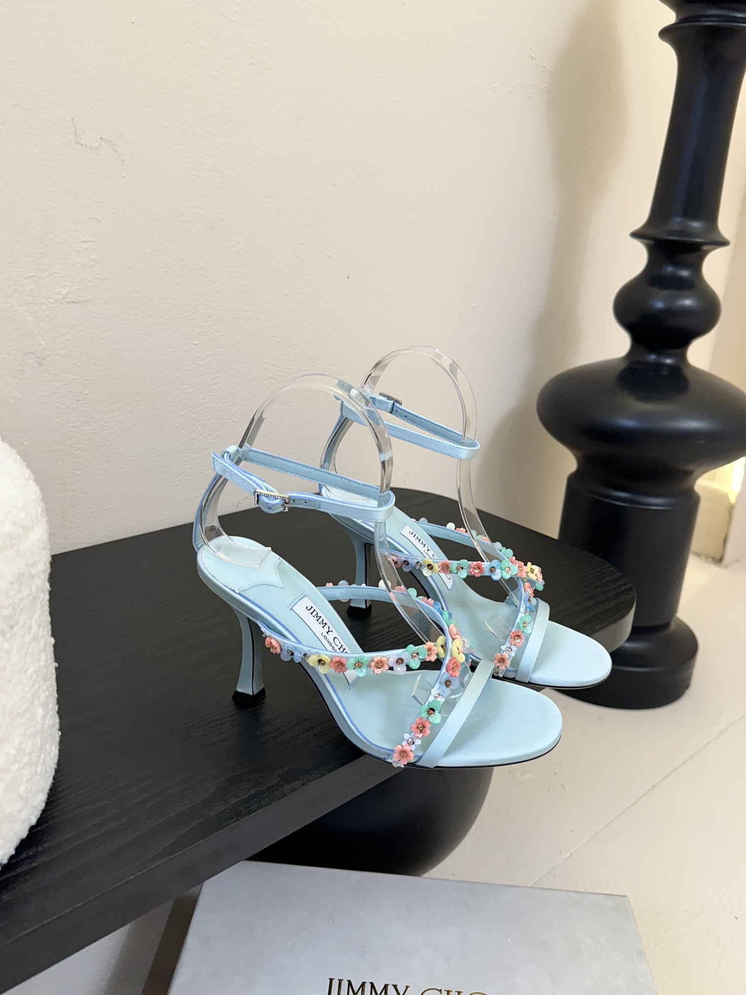 ua Ji*y Ch* blanche sandals 9cm