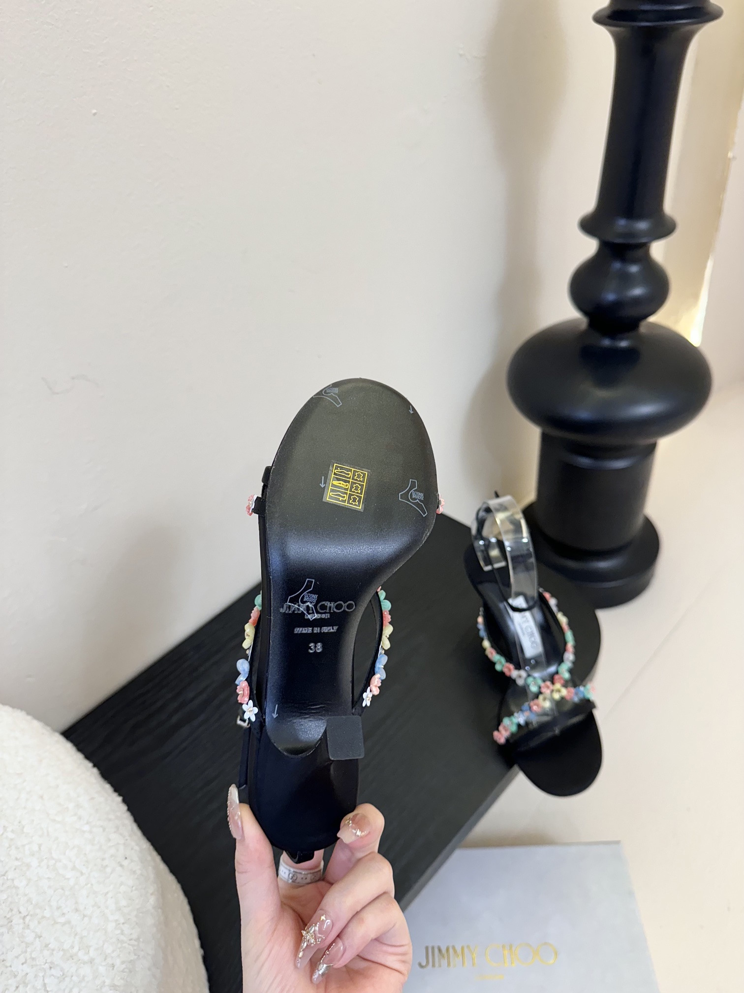 ua Ji*y Ch* blanche sandals 9cm