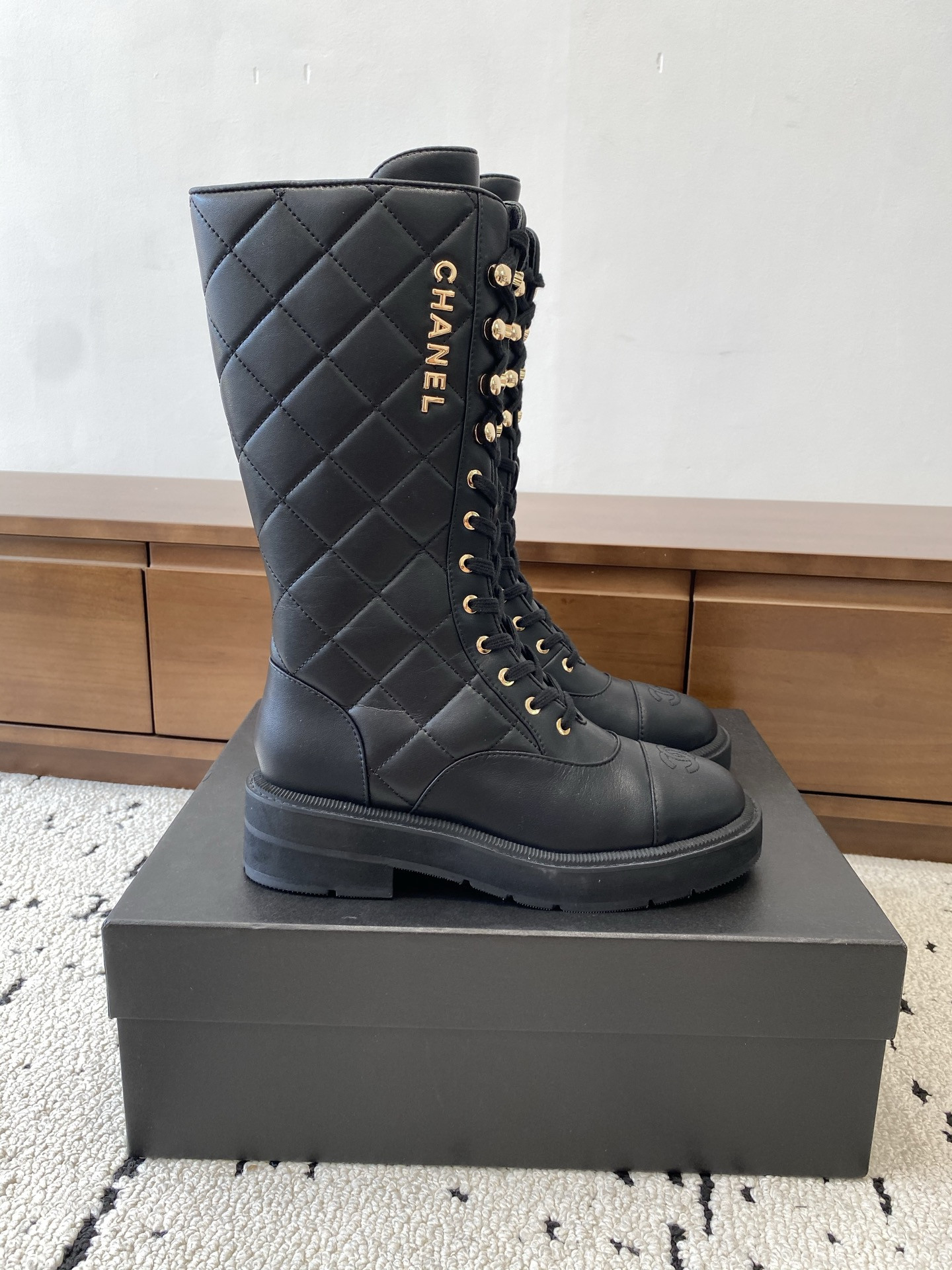 ua Ch*el boots