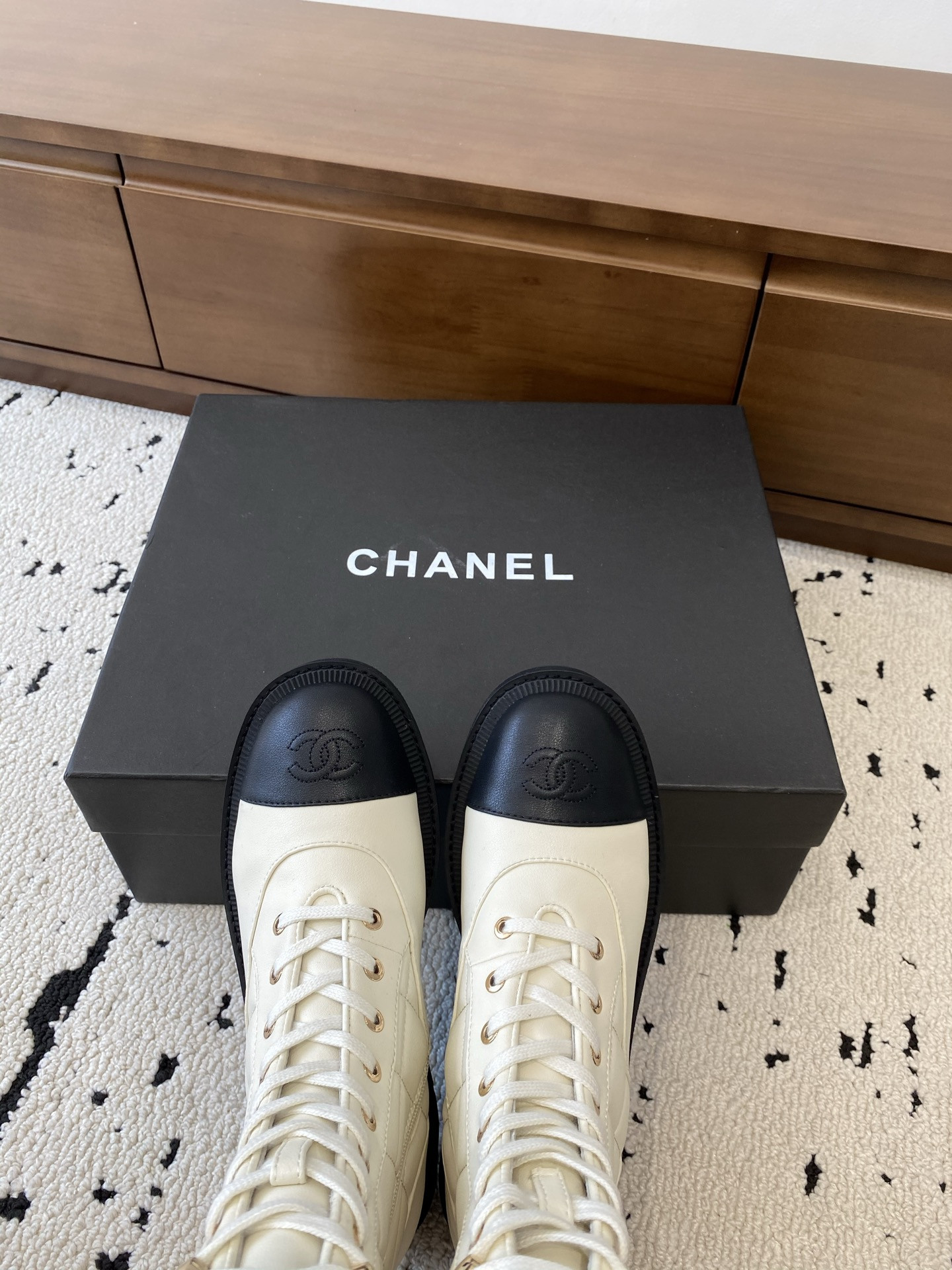 ua Ch*el boots