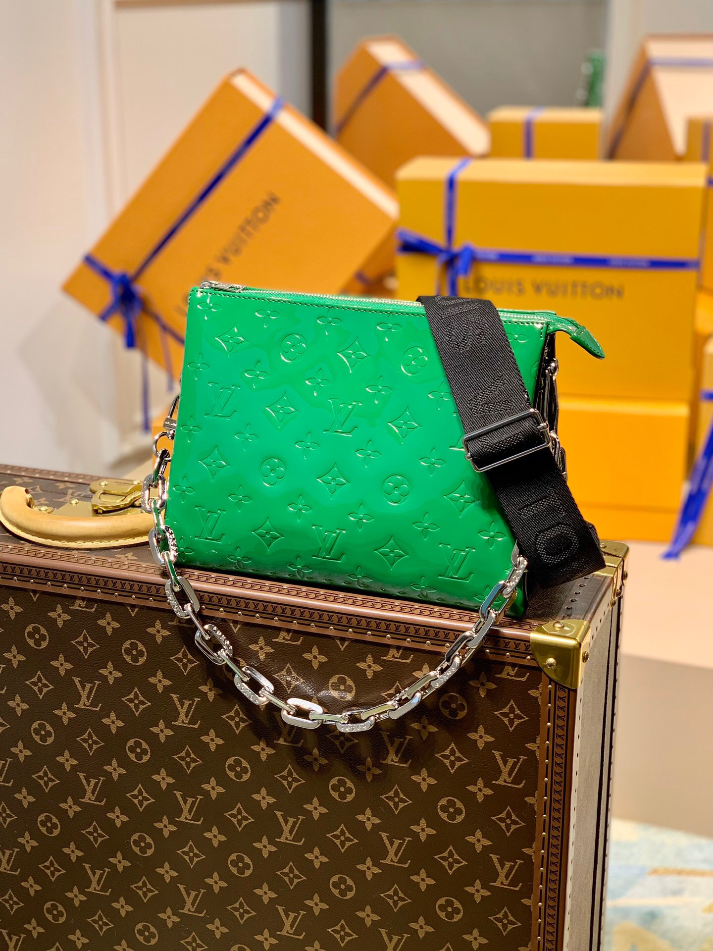 LV COUSSIN PM PATENT LEATHER M57793