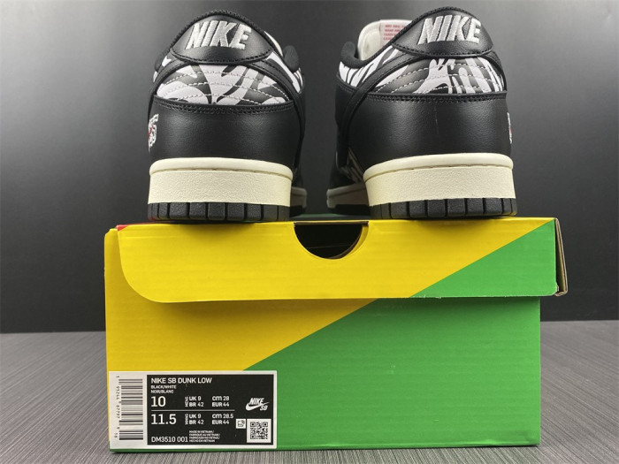 Quartersnacks x Dunk Low SB ‘Little Debbie’s Zebra Cakes’ DM3510-001