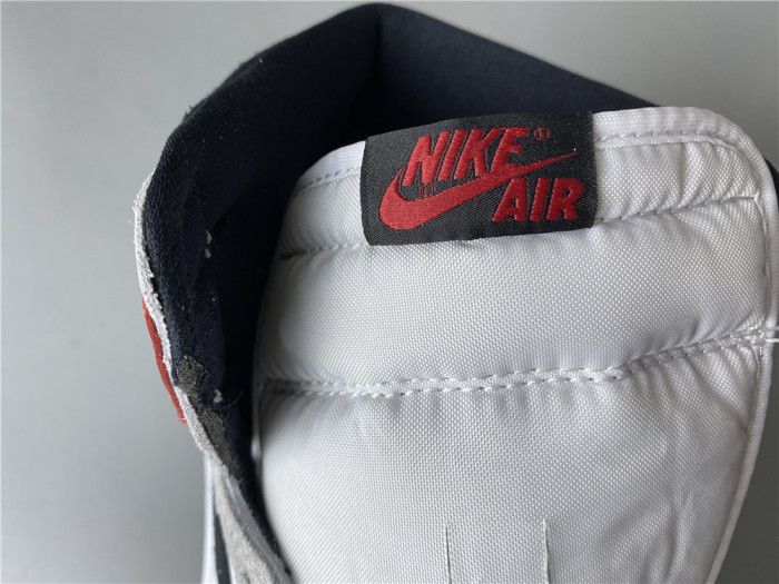 Air Jordan 1 High OG “Light Smoke Grey” 555088-126
