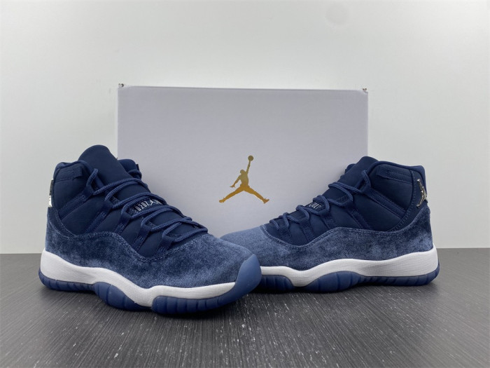 AIR JORDAN 11 VELVET WMNS “MIDNIGHT NAVY” AR0715-441