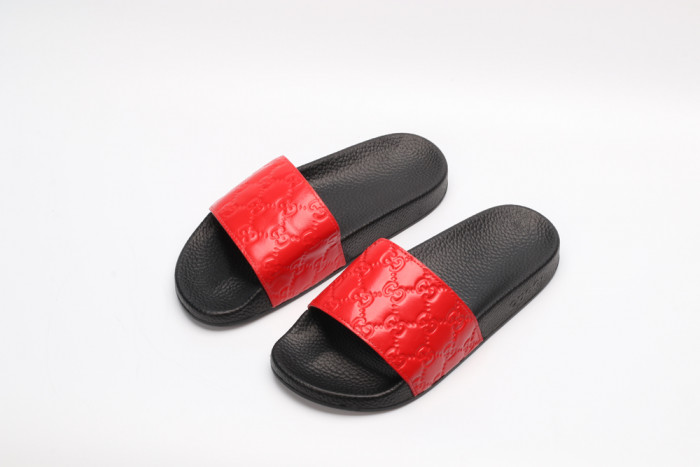G*u*i slippers
