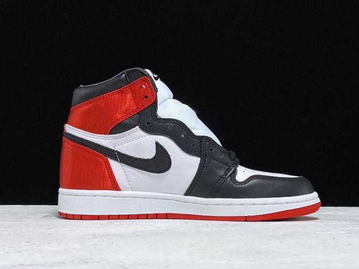 Air Jordan 1 Retro High “Satin Black Toe” CD0461-016