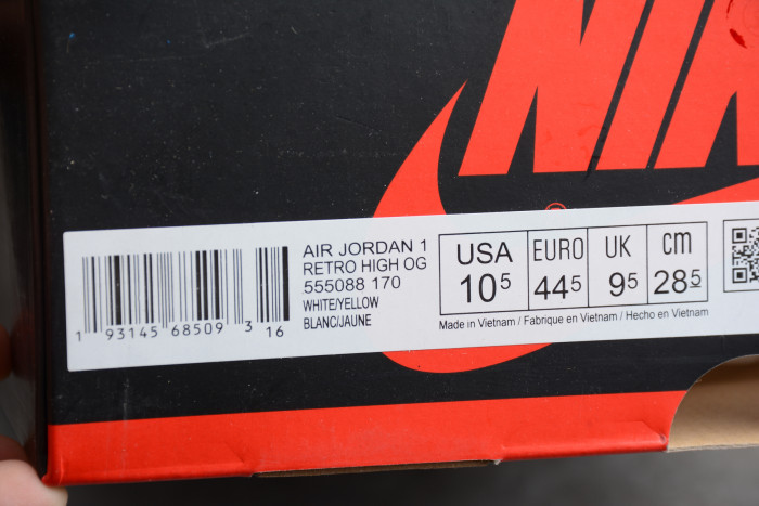 Air Jordan 1 Retro High OG “First Class Flight” 555088-170