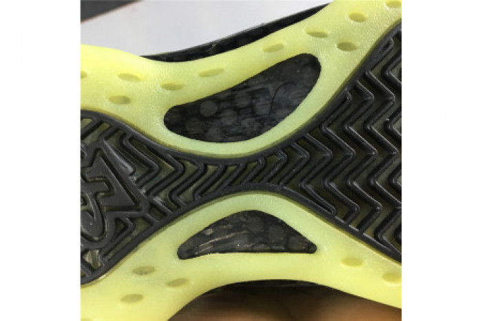 NIKE AIR FOAMPOSITE ONE PARANORMAN ‘PARANORMAN’ 579771-003