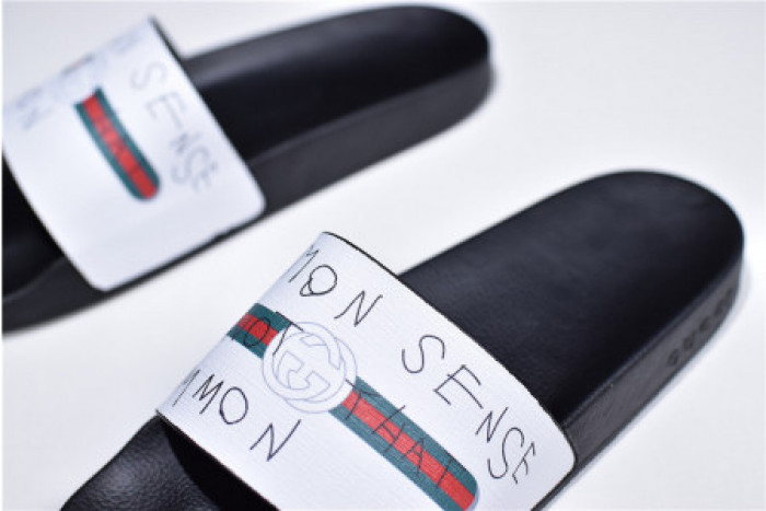 G*u*i slippers