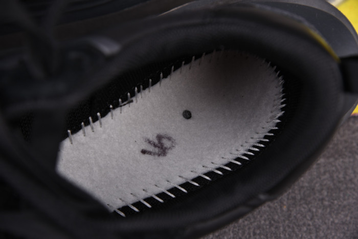 Nike Sacai x VaporWaffle ‘Black Gum DD1875 001