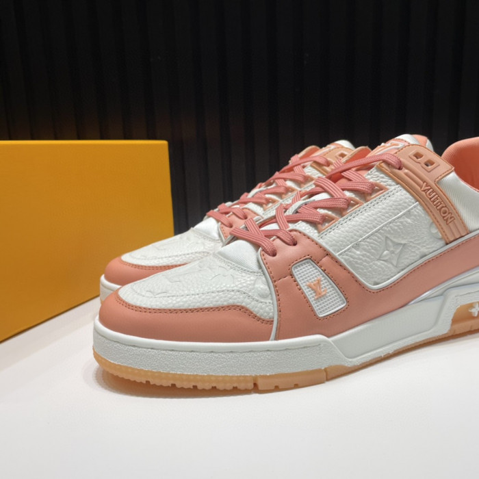 LV TRAINER SNEAKER LOW