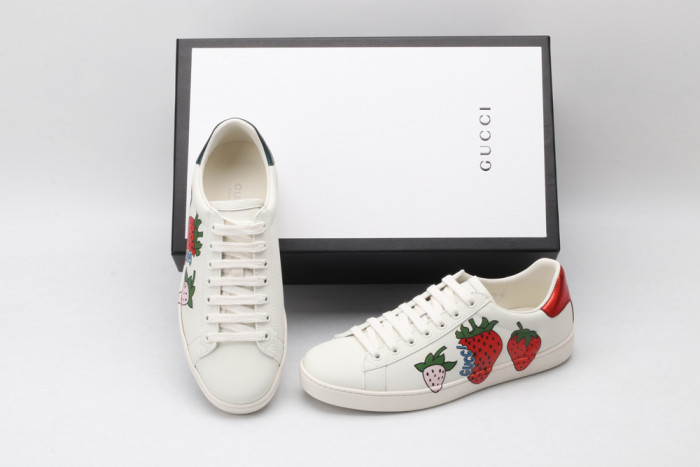 G*u*i low-top sneaker