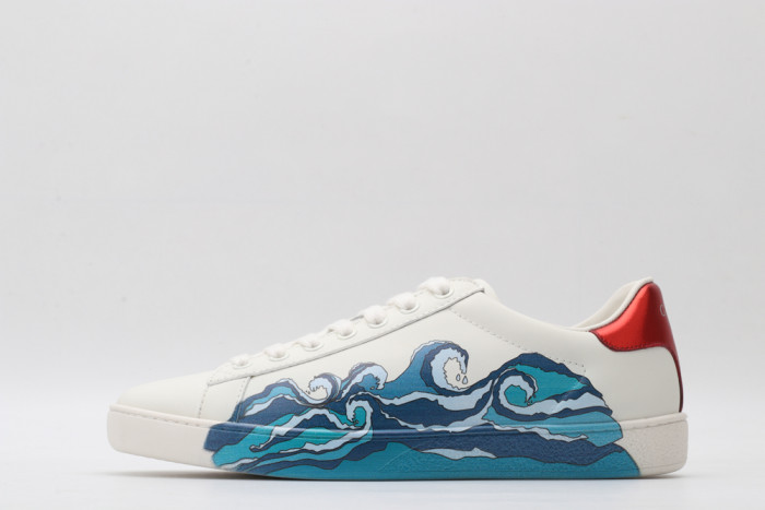 G*u*i low-top sneaker