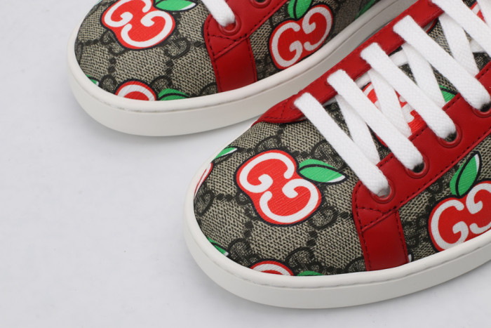 G*u*i low-top sneaker