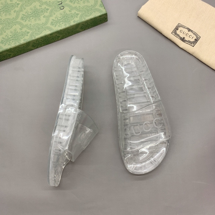 G*u*i slippers
