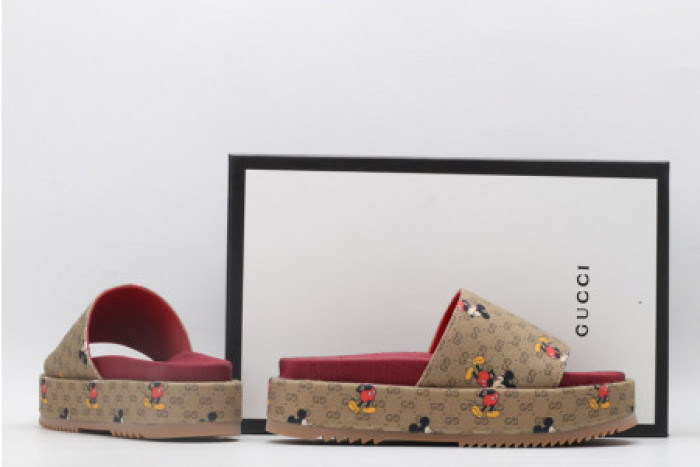 G*u*i slippers