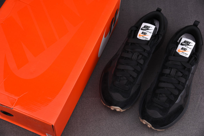 Nike Sacai x VaporWaffle ‘Black Gum DD1875 001