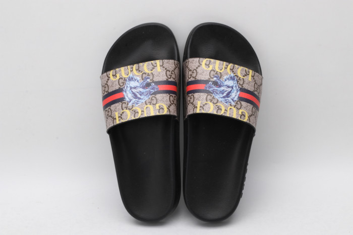 G*u*i slippers