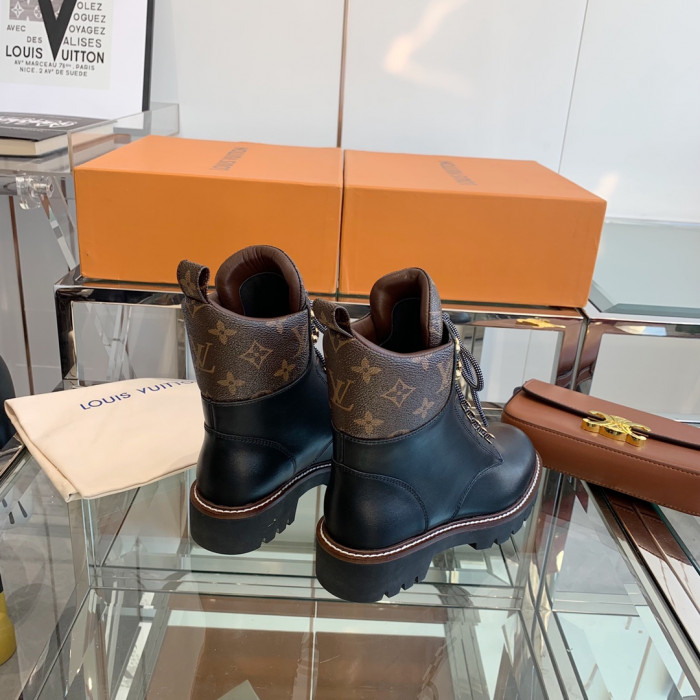 LOUS VUITO BOOTS