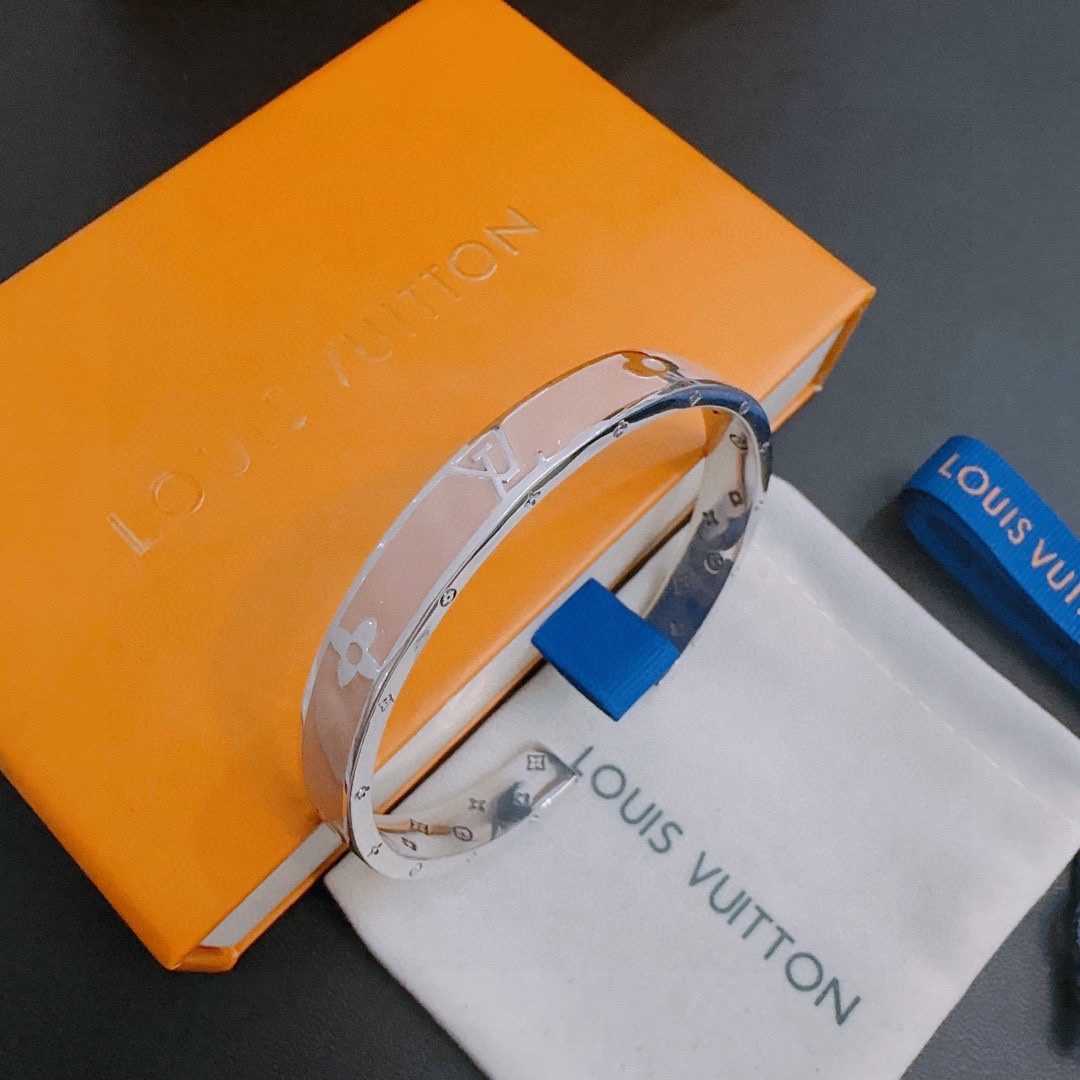 L0vis Vvtt0n Bracelet