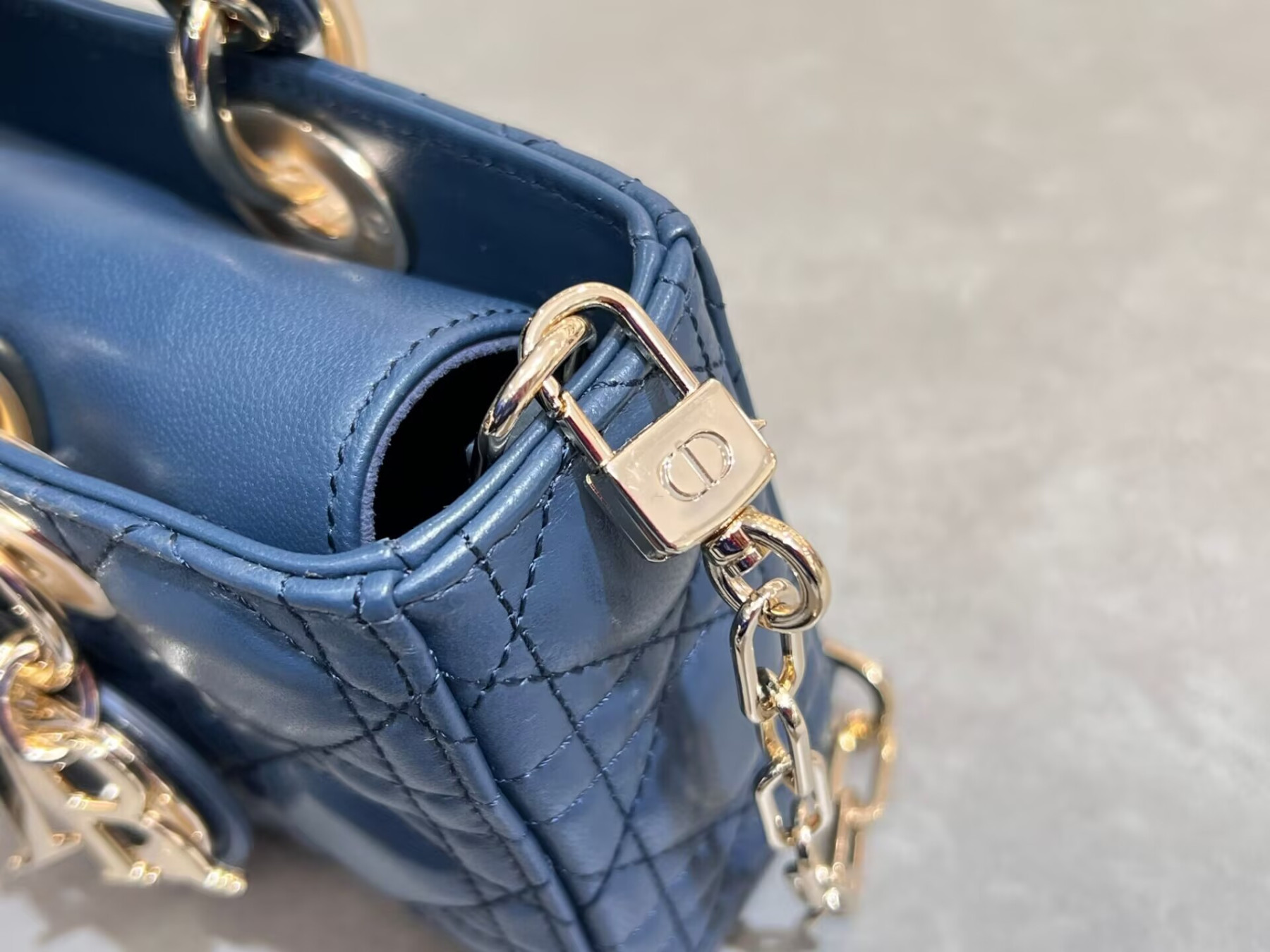D10r SAMLL D-JOY BAG 22.5 x 6 x 11.5CM