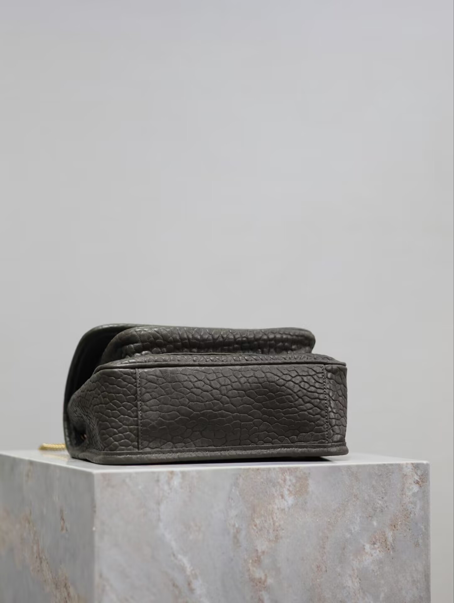 Y51 niki in grained lambskin 828736 22x16.5x12cm