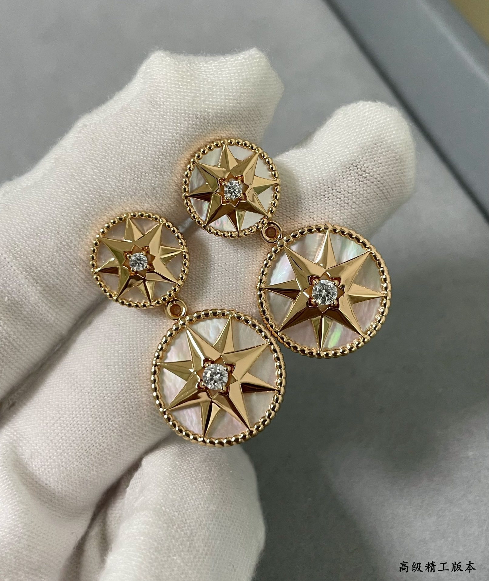 D10r Rose des Vents Earring