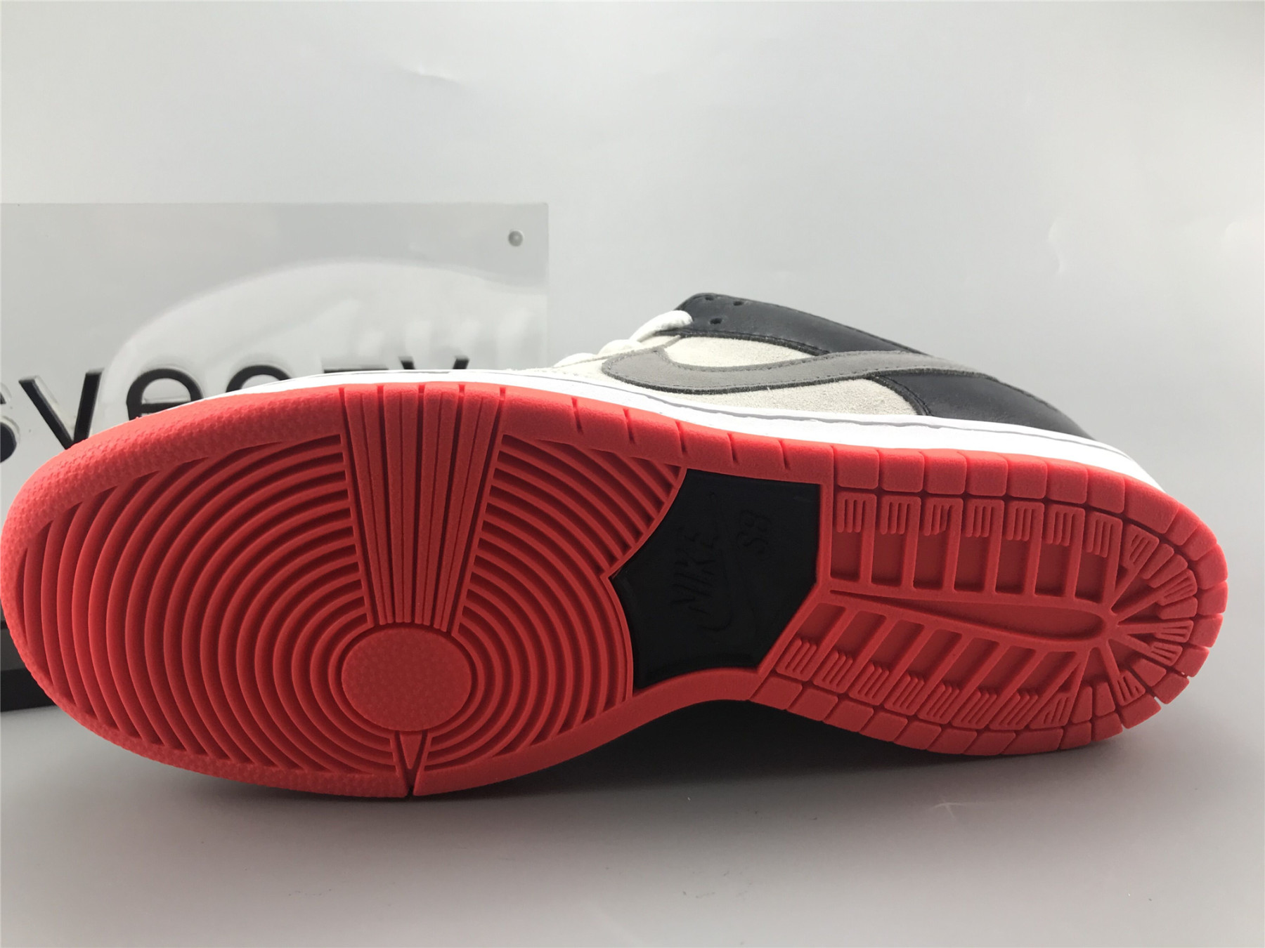 UA NIKE DUNK LOW SB "INFRARED"