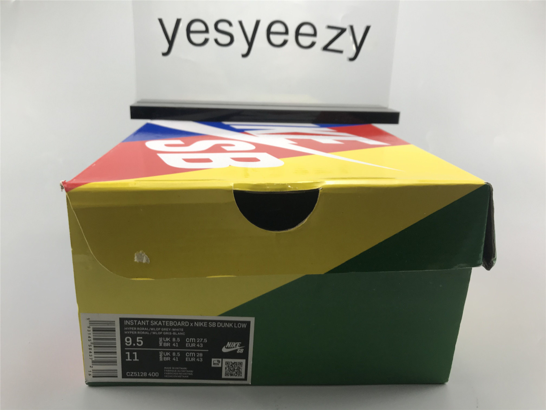 UA INSTANT SKATEBOARDS NIKE SB DUNK LOW