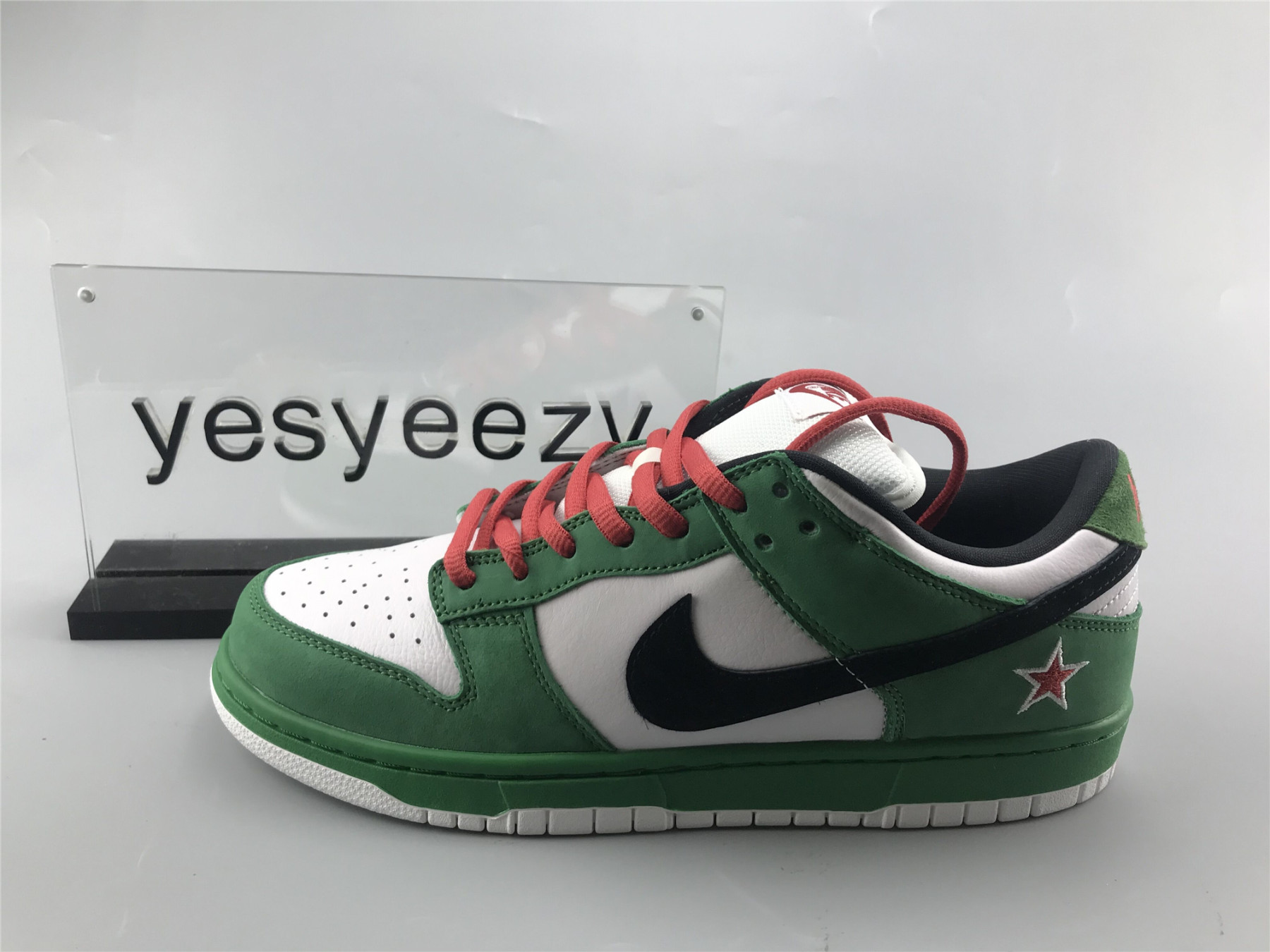 UA NIKE DUNK LOW PRO SB "HEINEKEN"