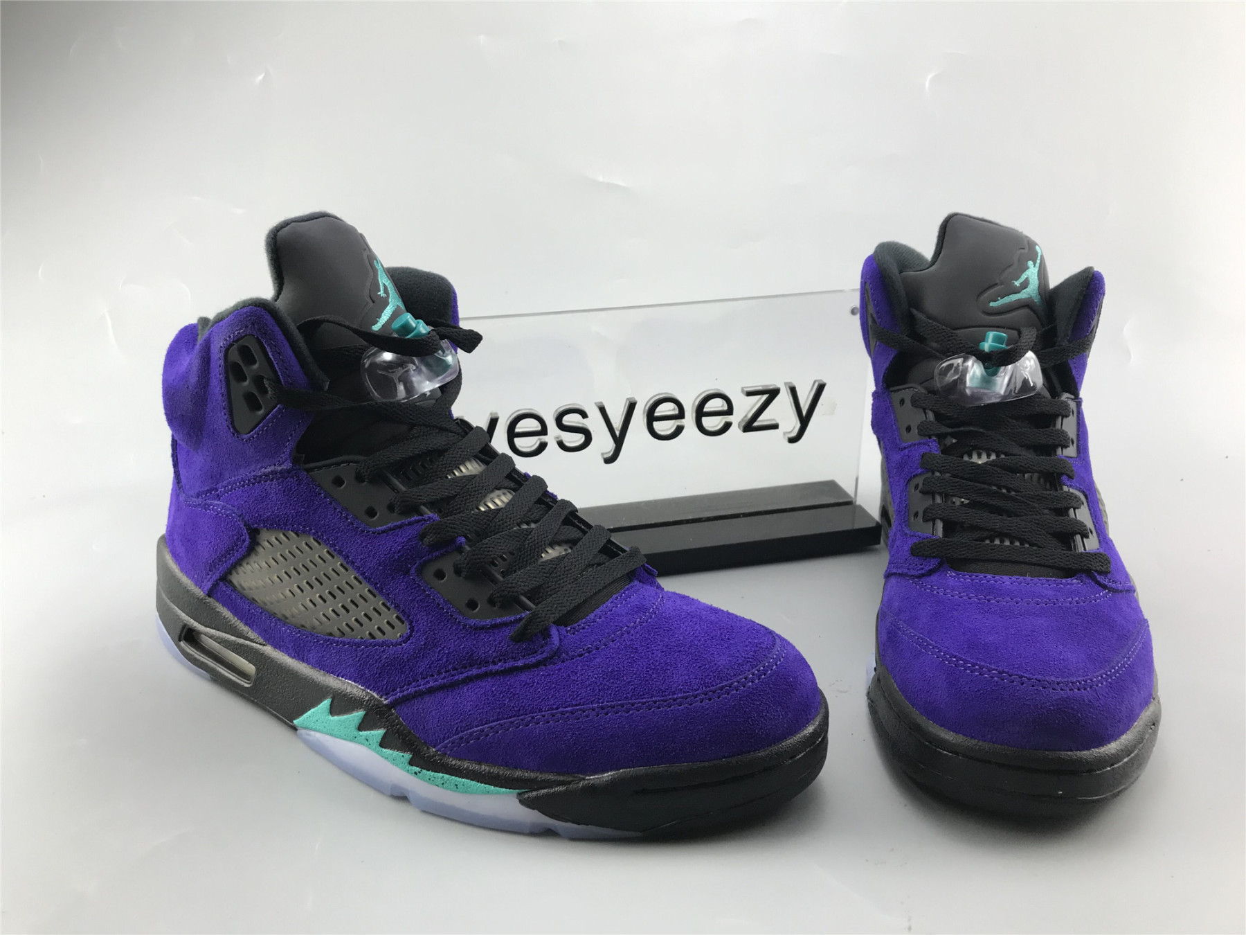 UA AIR JORDAN 5 RETRO "ALTERNATE GRAPE"