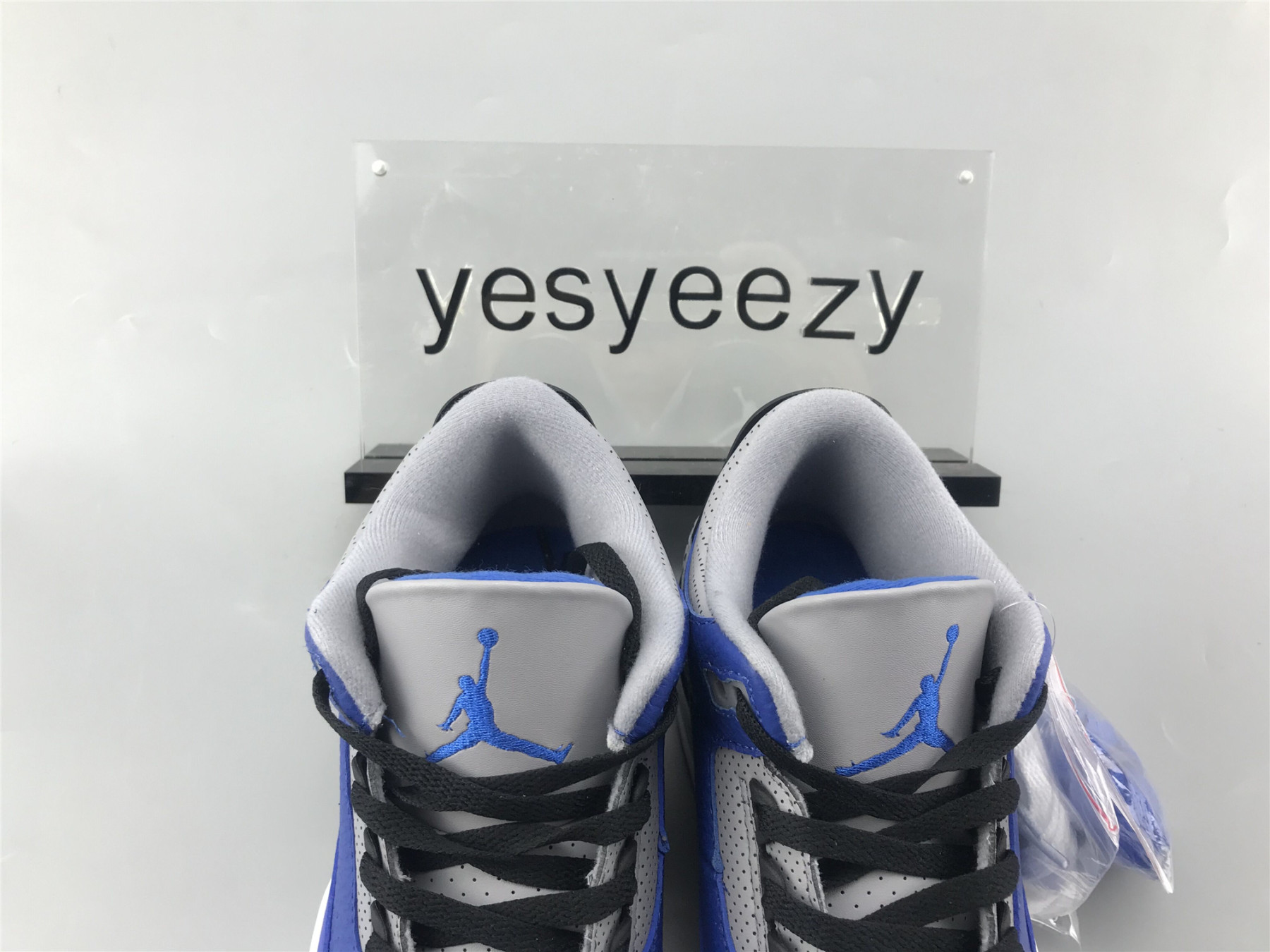 UA AIR JORDAN 3 RETRO "VARSITY ROYAL"