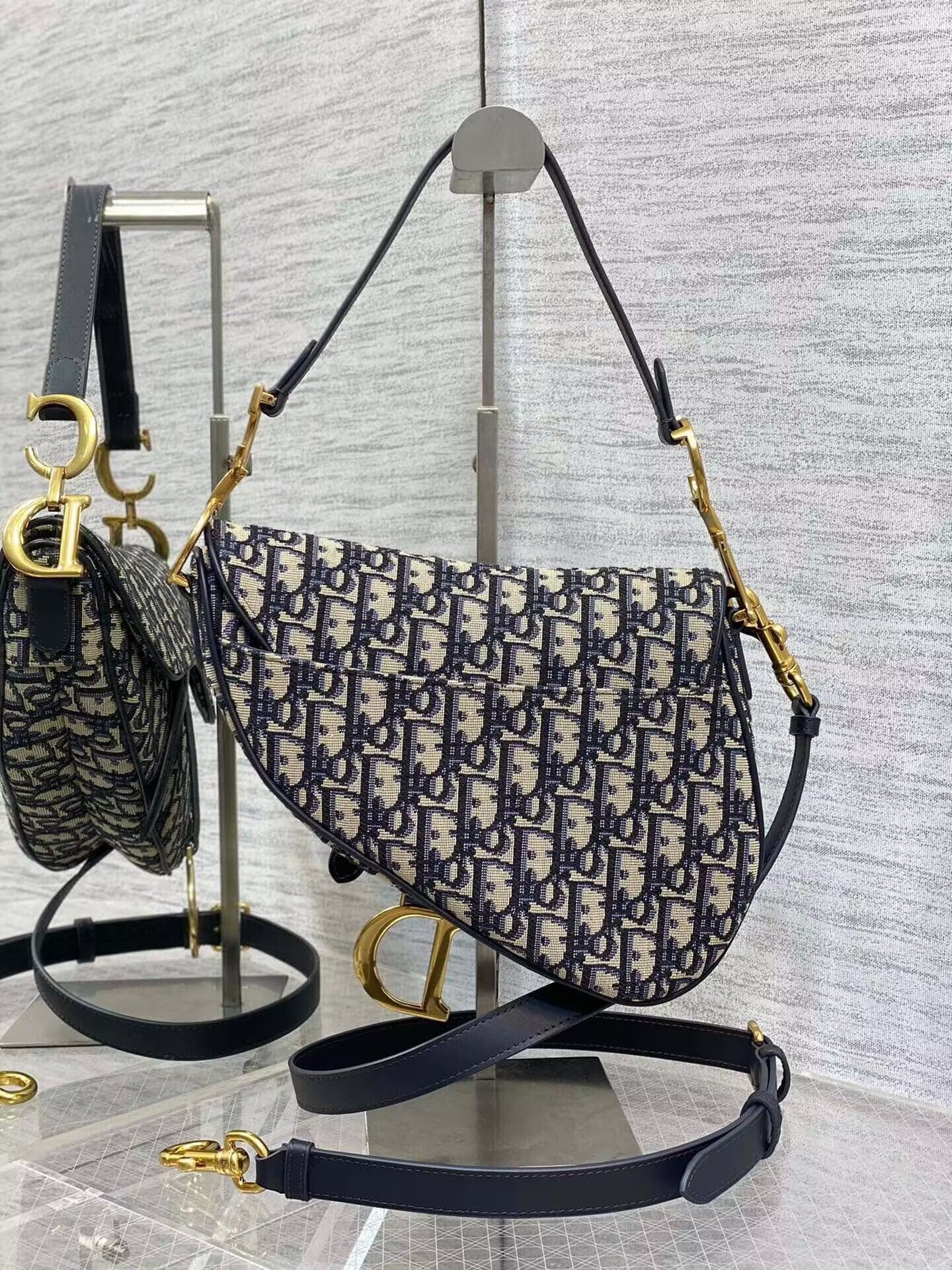 D10r Saddle Bag 25.5 ×20 x 6.5 cm