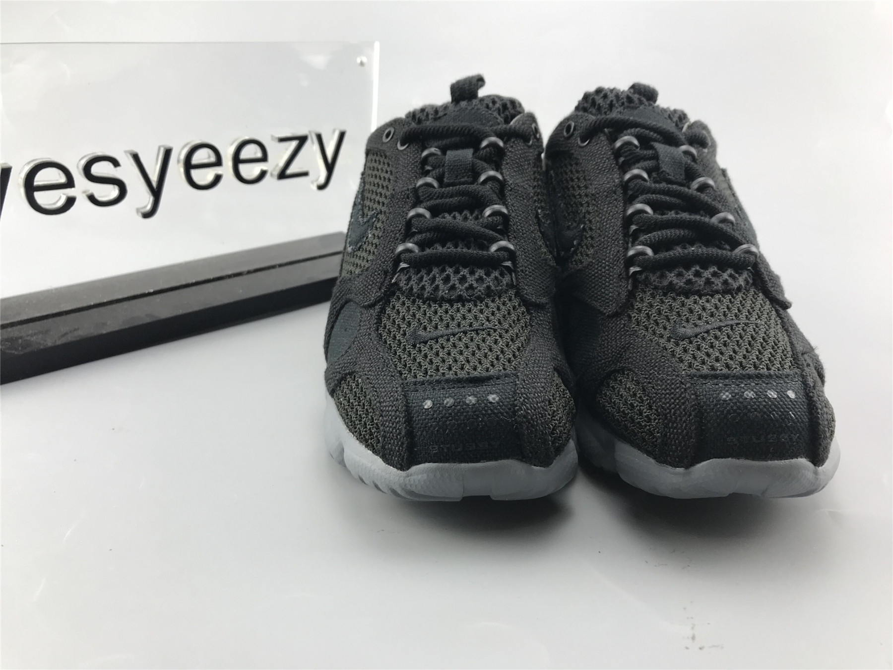 UA NIKE STUSSY X AIR ZOOM SPIRIDON CAGED