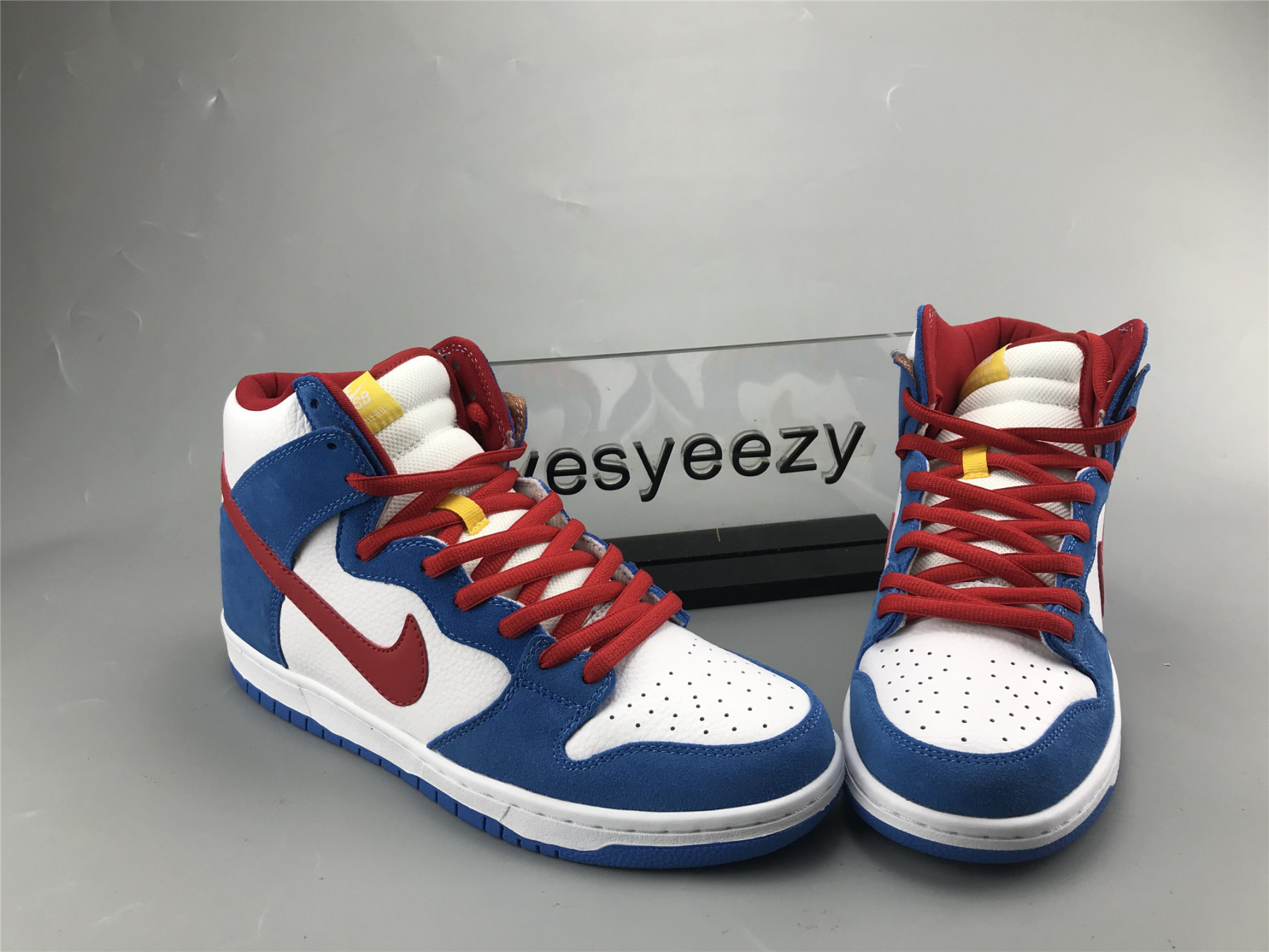 UA NIKE DUNK HIGH SB 