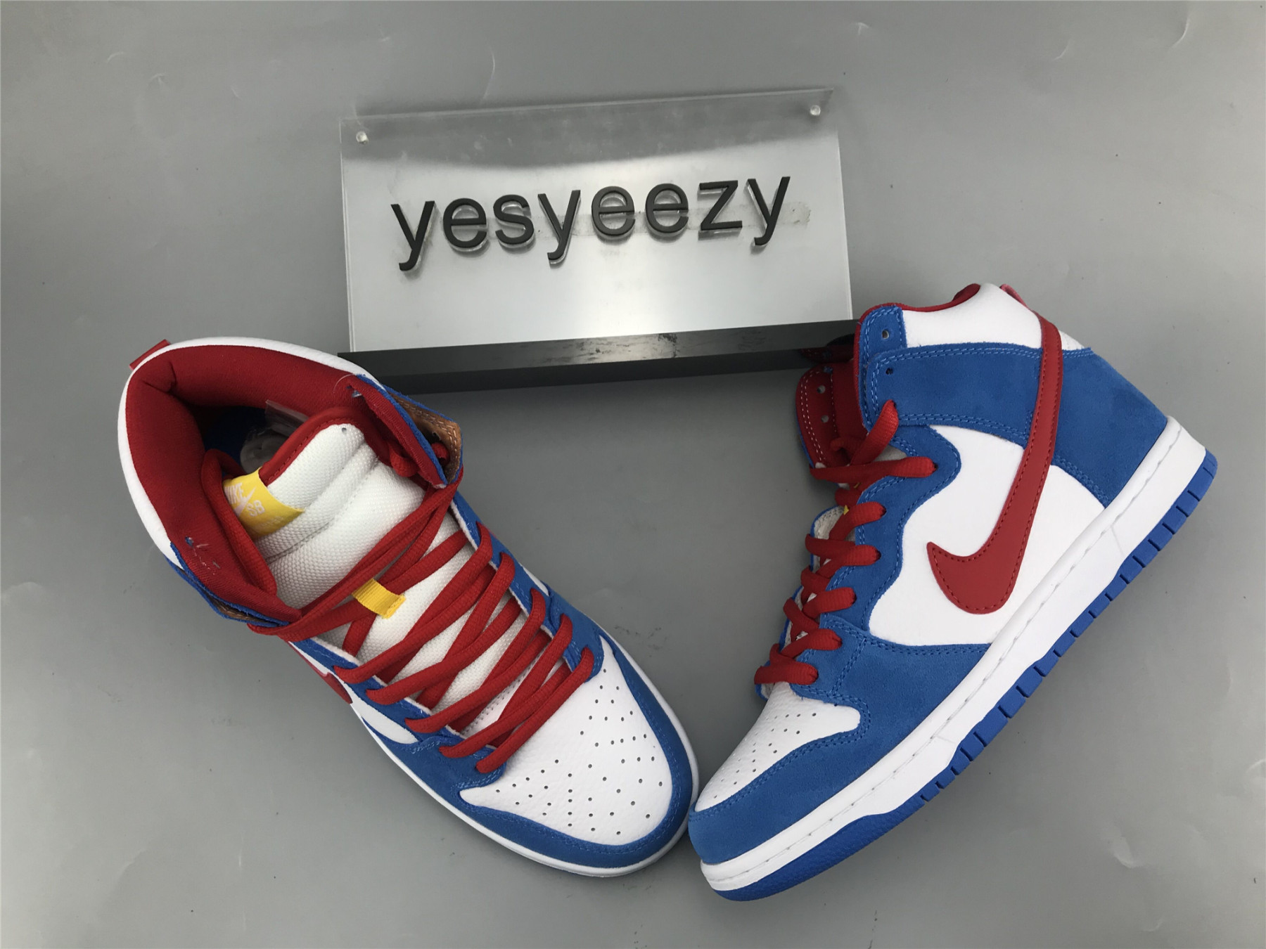 UA NIKE DUNK HIGH SB 