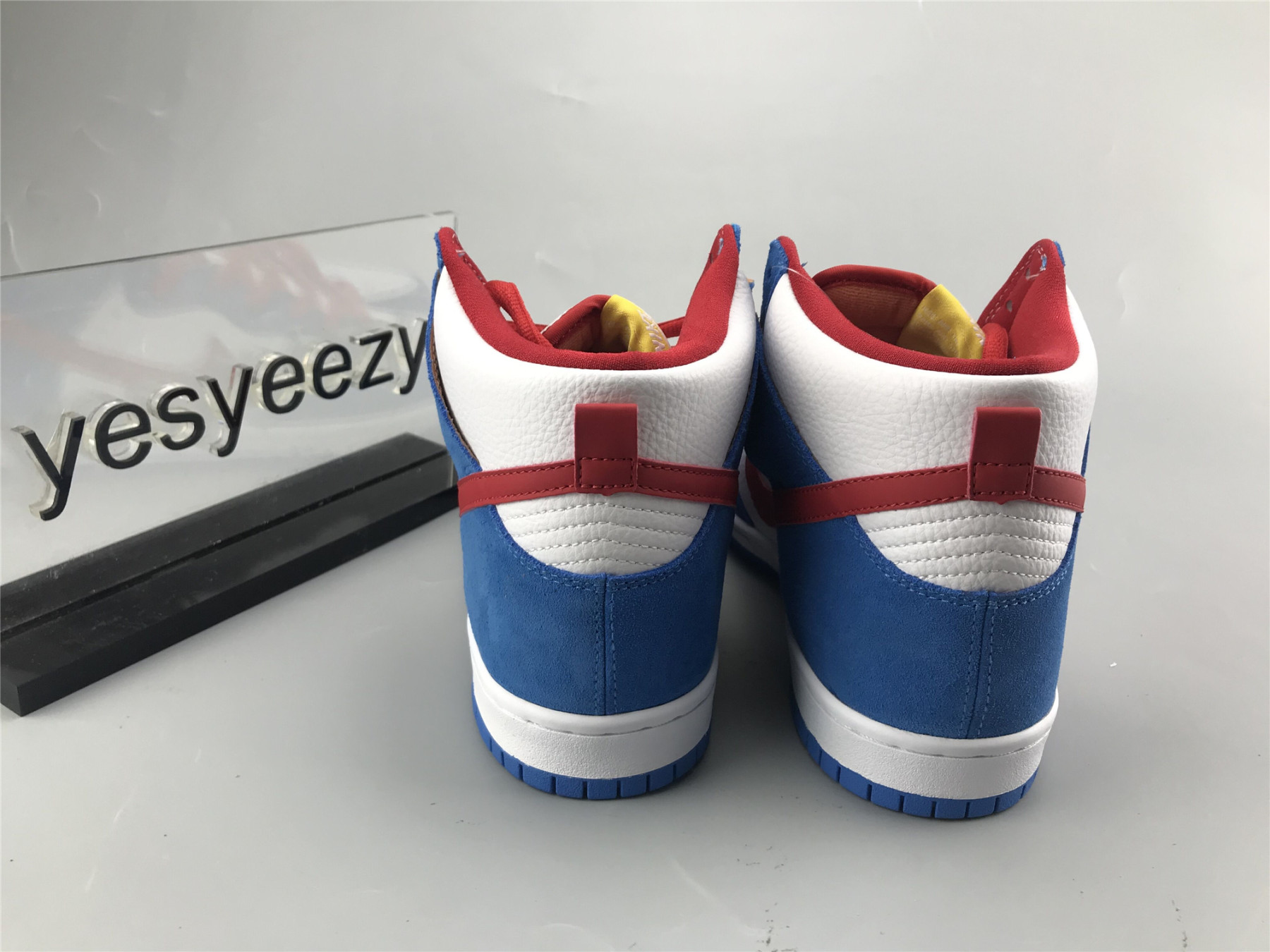 UA NIKE DUNK HIGH SB 