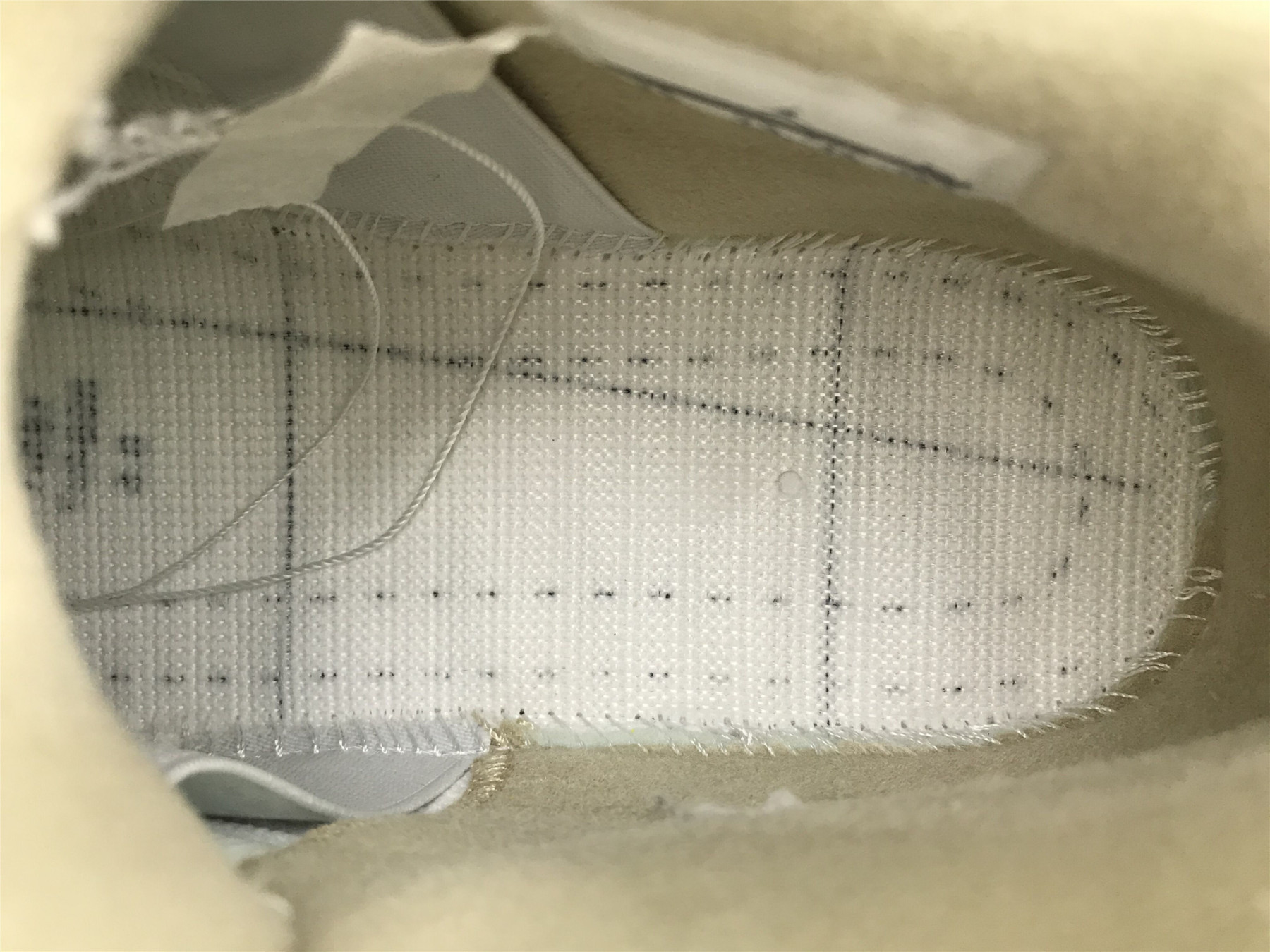 UA AIR JORDAN 4 RETRO 