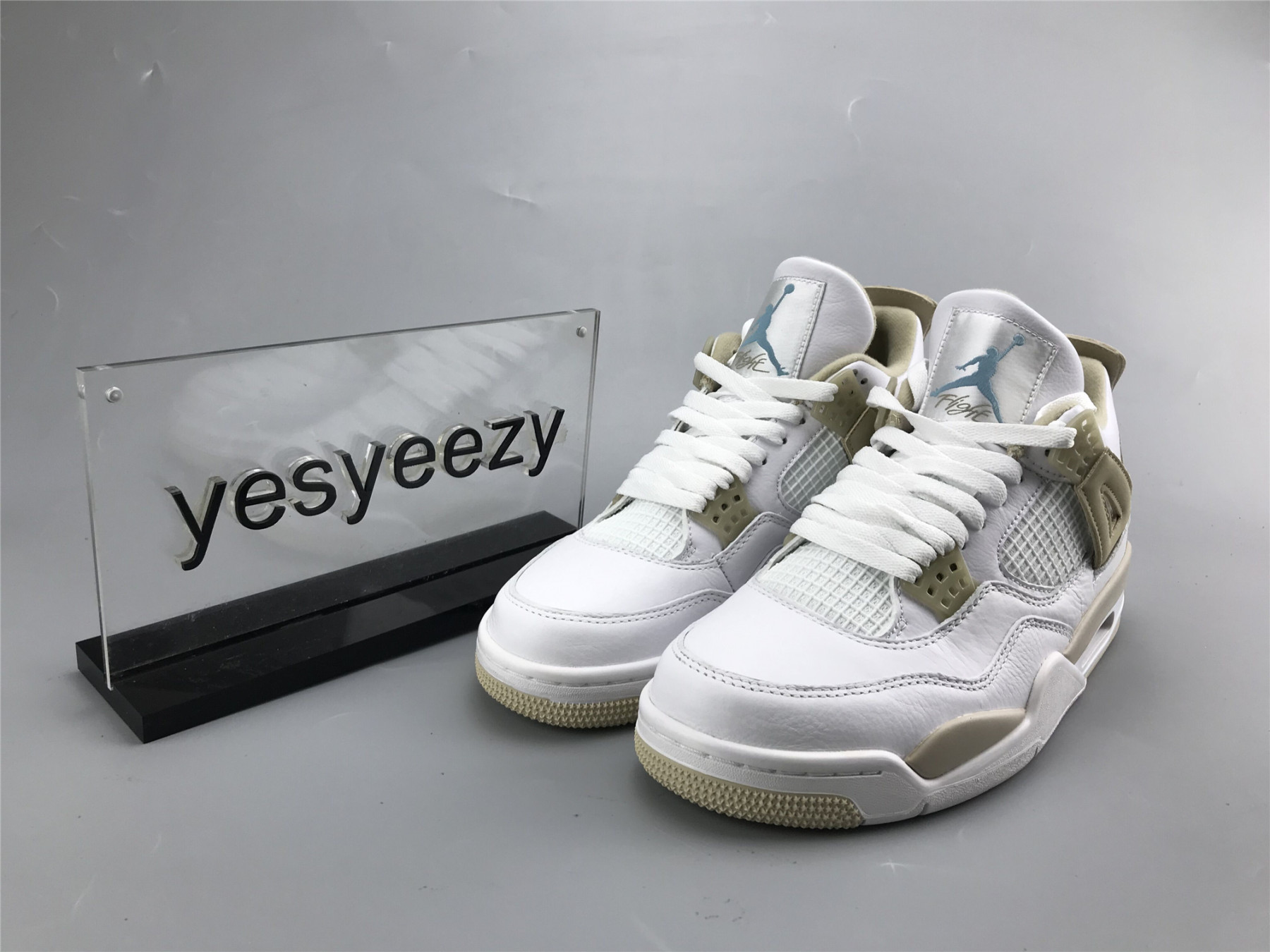 UA AIR JORDAN 4 RETRO 