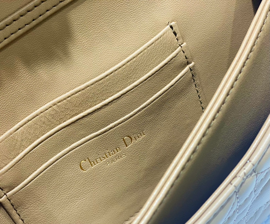 MISS D10r Mini Handbag Beige Cannage Woven Pattern Lambskin S0980ONMJ_M52U 21 x 11.5 x 4.5 cm