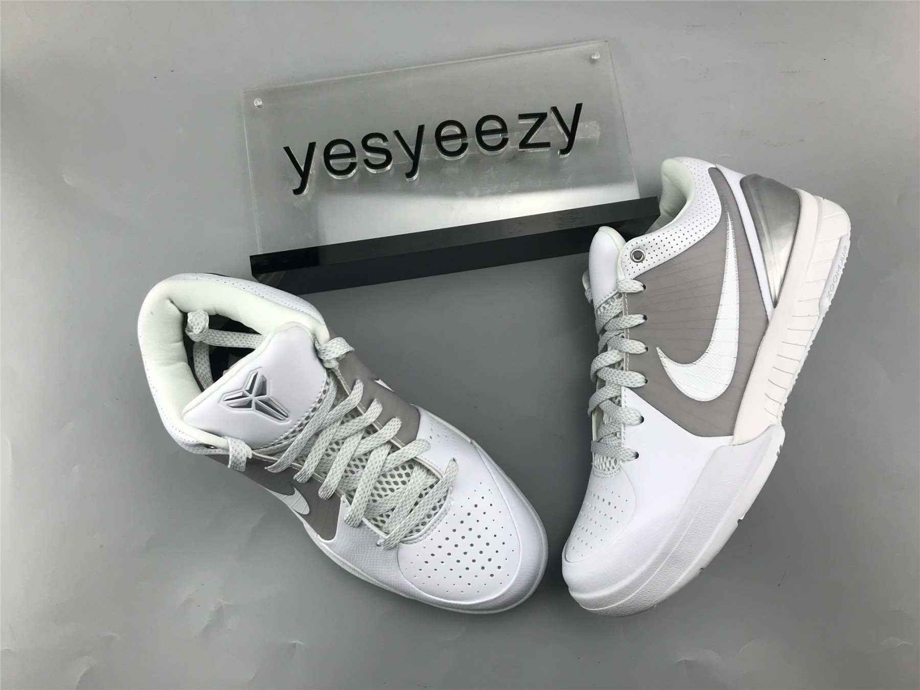 UA NIKE ZOOM KOBE 4 