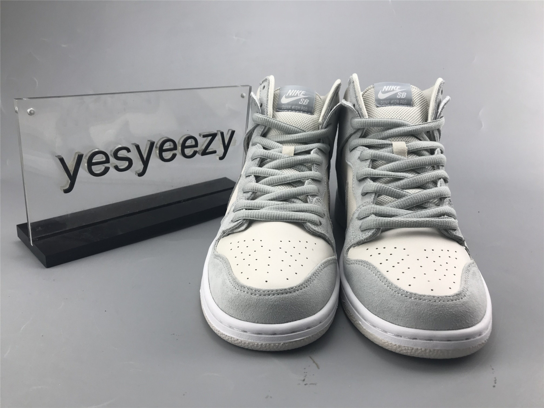 UA NIKE SB DUNK HIGH PRO WHITE JADE