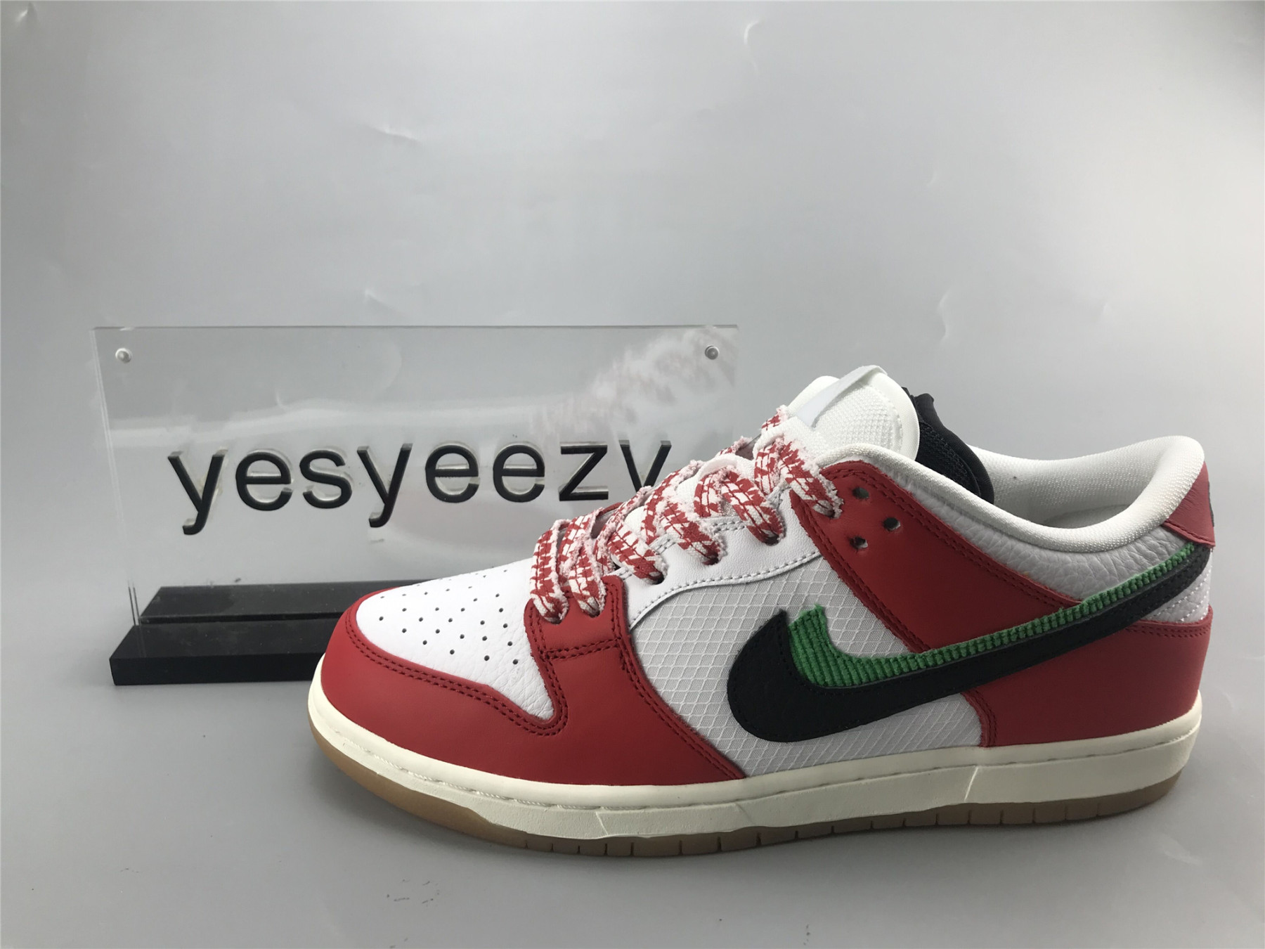 UA NIKE FRAME SKATE X DUNK LOW SB "HABIBI"