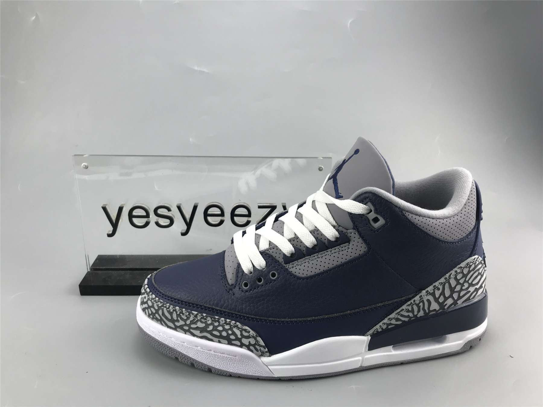 UA AIR JORDAN 3 "GEORGETOWN"