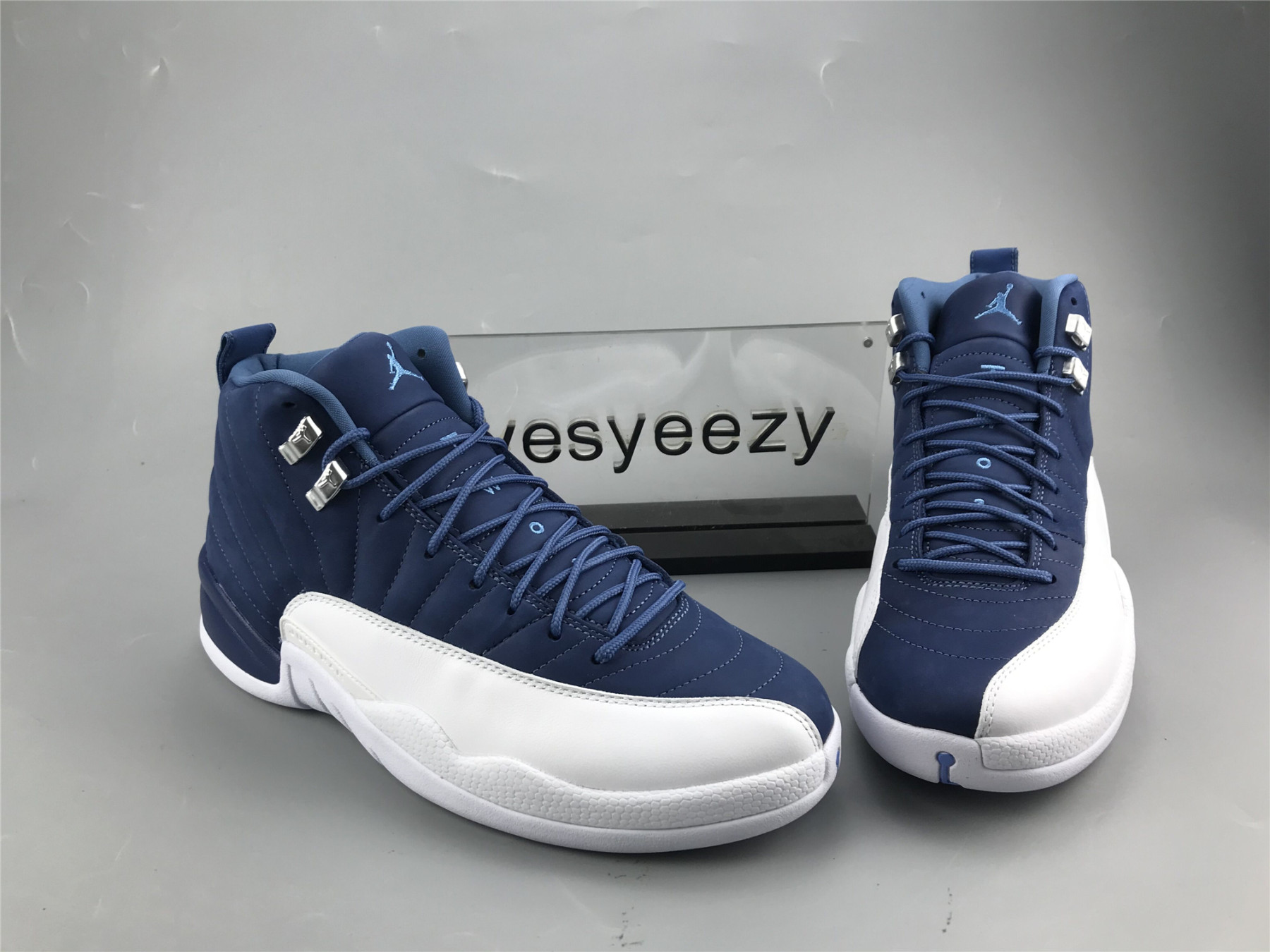 UA AIR JORDAN 12 RETRO 