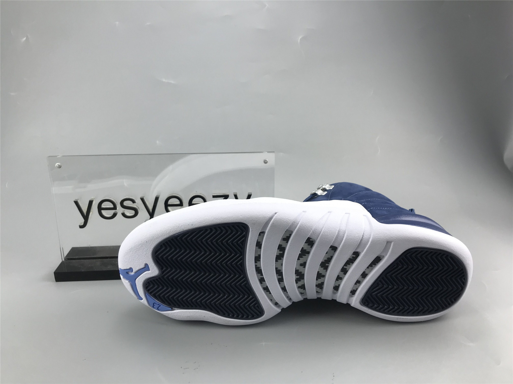 UA AIR JORDAN 12 RETRO 