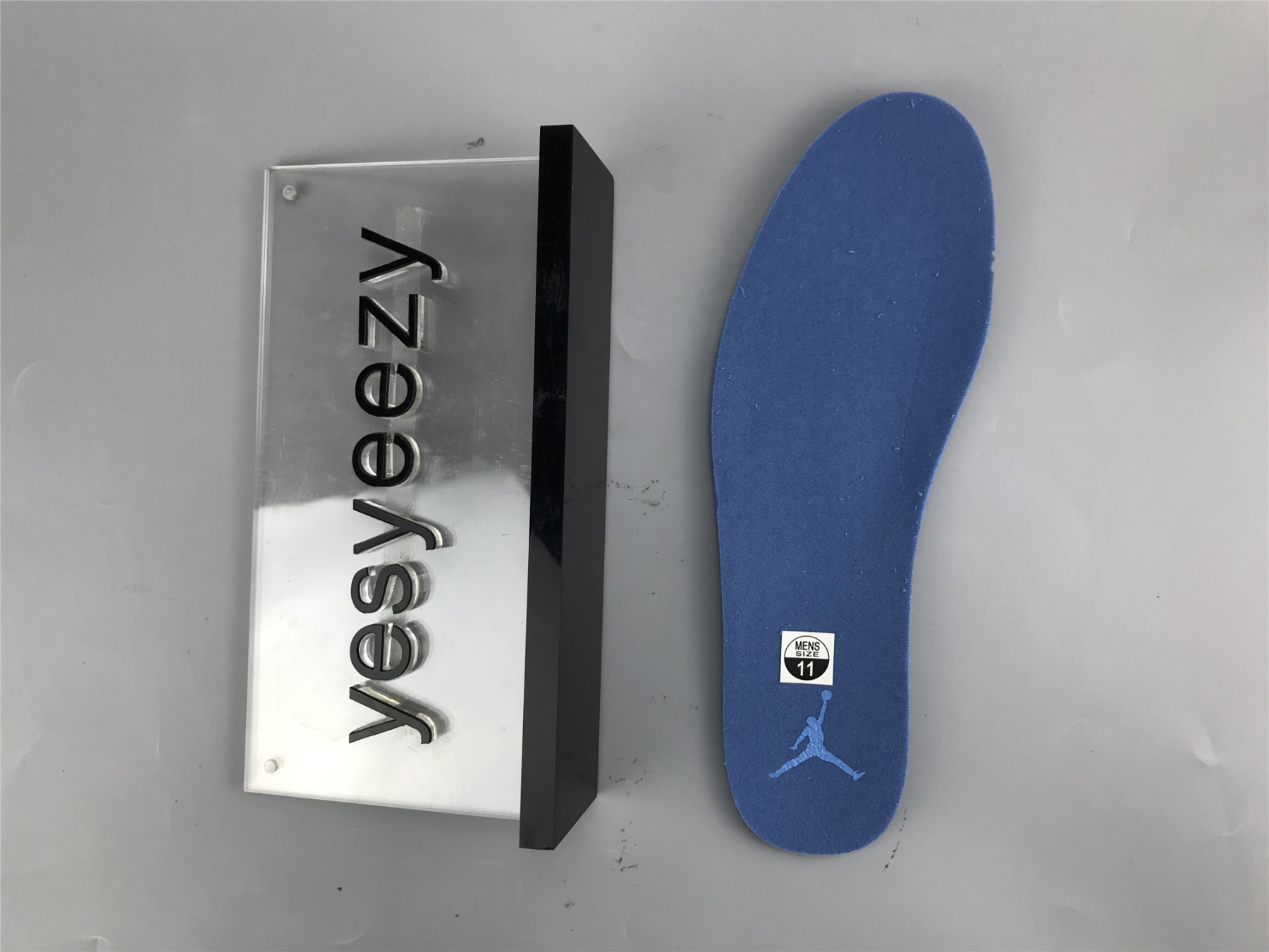 UA AIR JORDAN 12 RETRO 